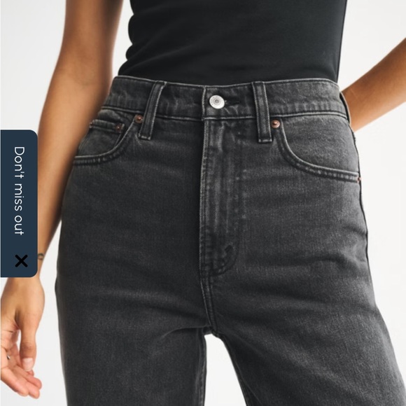 Abercrombie & Fitch Ultra High Rise 90s Straight Jean size 28L - Picture 2 of 7